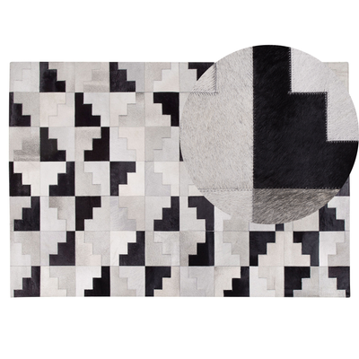 Teppich Grau mit Schwarz 140 x 200 cm Kurzflor aus Leder Baumwolle Patchwork Handgefertigt Rechteckig Modern