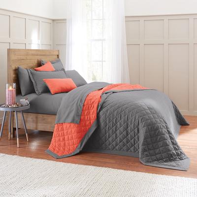BH Studio Reversible Quilted Bedspread by BH Studio in Dark Gray Coral (Size TWIN)