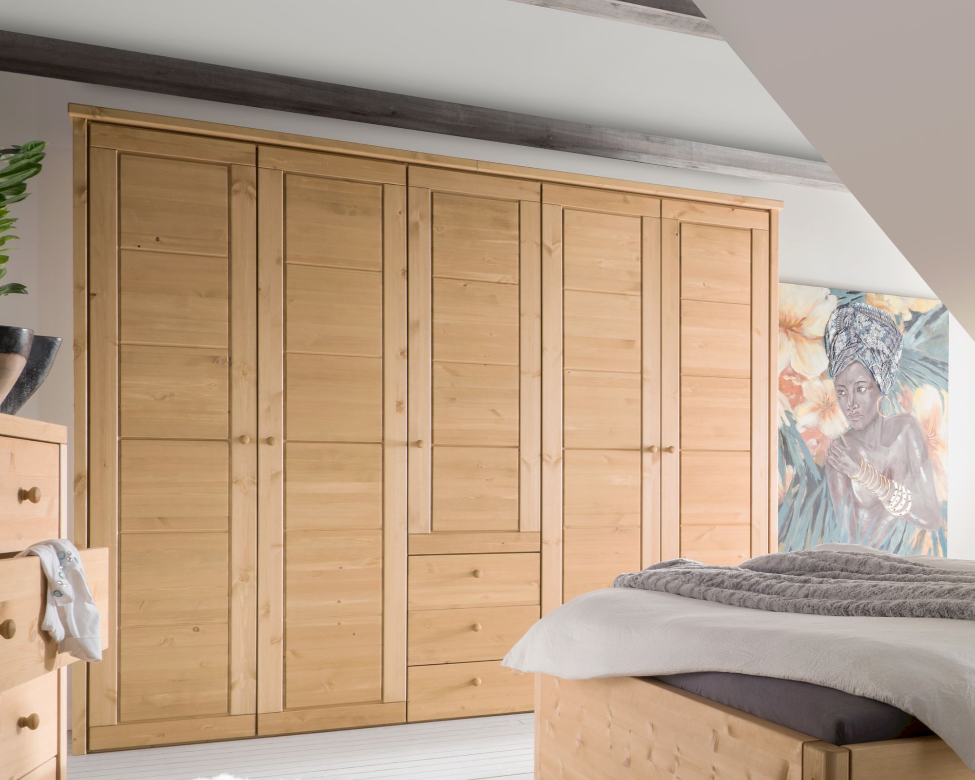 MassivHolz »Vita« Kleiderschrank natur 3-türig / mit Schubladen