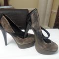 Jessica Simpson Shoes | Jessica Simpson Distressed Heels | Color: Black/Tan | Size: 6.5