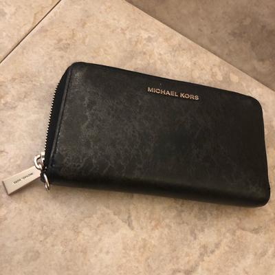 Michael Kors Bags | Michael Kors Leather Metallic Phone Case Wristlet | Color: Black | Size: Os
