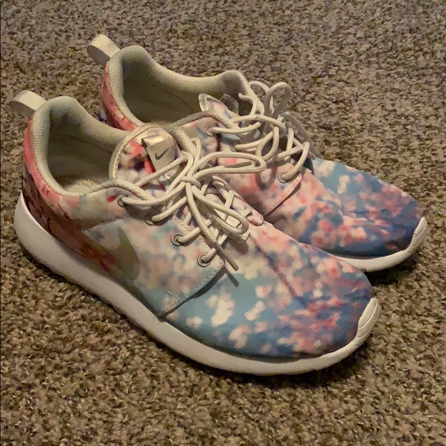 Nike Shoes | Floral Nike Roshe | Color: Blue/Pink | Size: 7.5