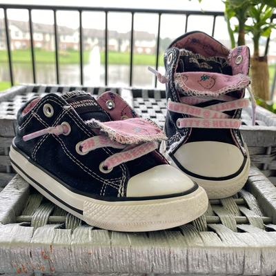 Converse Shoes | Euc Adorable Hello Kitty Converse | Color: Black/Pink | Size: 8g