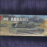 AMT General Dynamics M1 Abrams Battle Tank