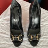 Gucci Shoes | Gucci Black Python Snakeskin Pumps | Color: Black | Size: 8