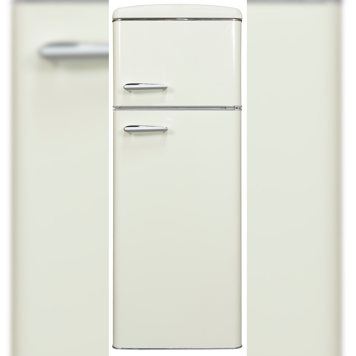 Exquisit Retro Kühl-Gefrierkombination RKGC270-45-H-160E magnolienweiss, 206 l Fassungsvermögen Image