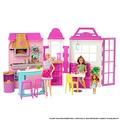 Barbie HBB91 - Cook'n Grill Restaurant Spielset, mit Köchin Puppe, Freundin und kleinem Mädchen, aufklappbar, Spielzeug ab 3 Jahren