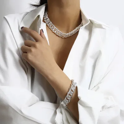 Ensembles de bijoux en métal pour femmes collier ras du cou bracelet minimaliste mode européenne