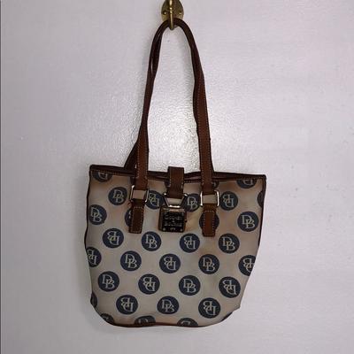 Dooney & Bourke Bags | Dooney & Bourke Handbag W/Clasp | Color: Black | Size: Os