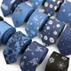 Cravates en coton denim pour hommes 7cm motifs floraux plumes points bleu pour fête de
