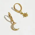 Peri'sBox-Boucles d'Oreilles Créoles Lune Huggie pour Femme CZ Star Charms Petites Boucles