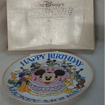 Disney Accents | Collectible Disney Plate | Color: Red | Size: Os