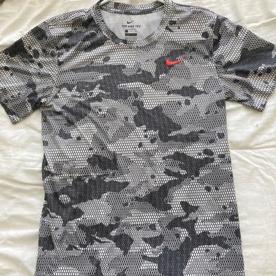 Nike Shirts | Mens Size Small Nike Drifit Athletic Shirt | Color: Black/Silver | Size: S