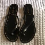 J. Crew Shoes | J Crew Tong Sandals Leather Strap Made In Italy Size 7 Black | Color: Black | Size: 7