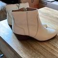Madewell Shoes | Madewell Western Boot | Color: Cream/White | Size: 7.5