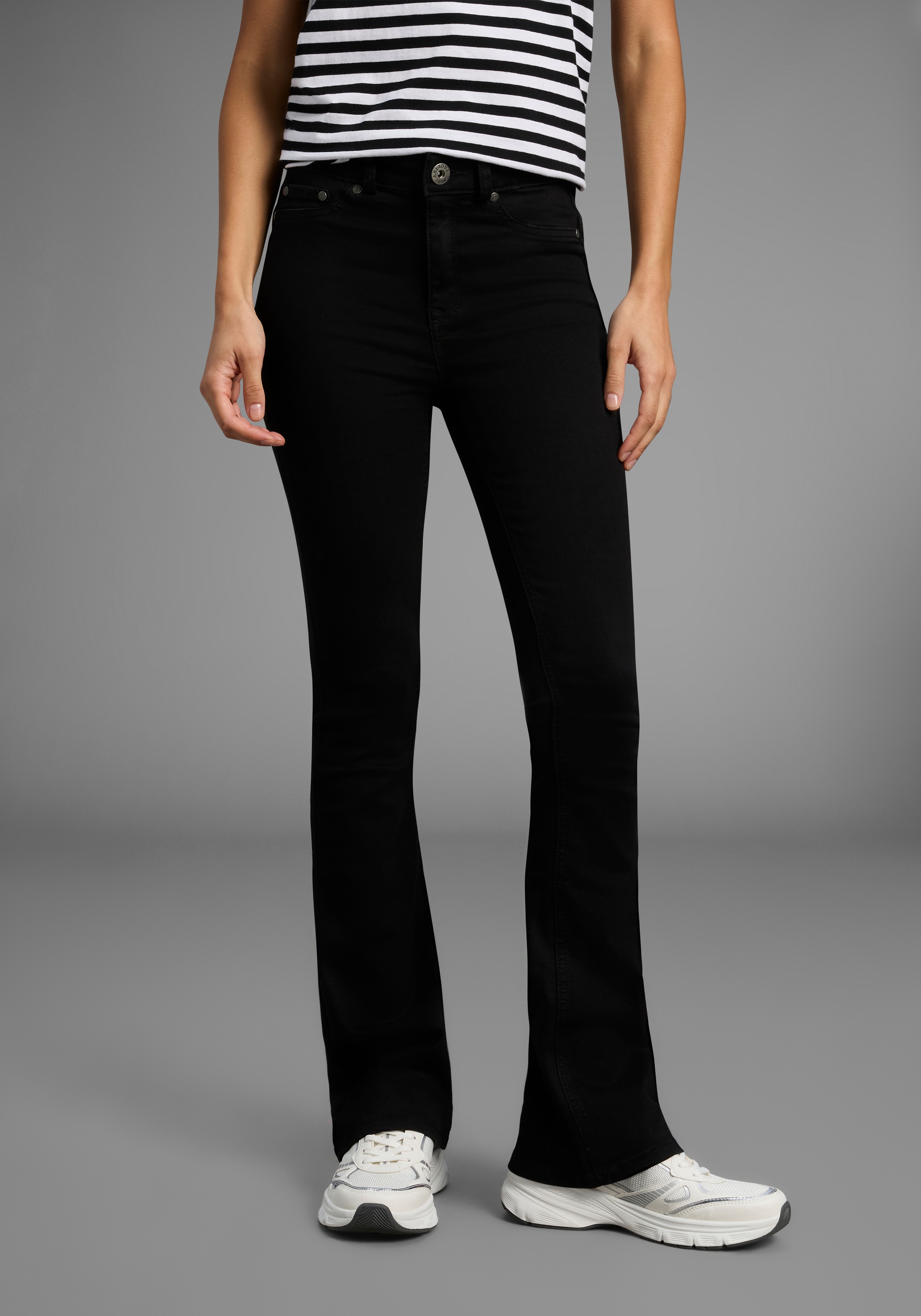 Bootcut-Jeans ARIZONA "Ultra Stretch", Damen, Gr. 76, K + L Gr, schwarz (schwarz schwarz), Denim/Jeans, Obermaterial: 63% Baumwolle, 32% Polyester, 5% Elasthan, eng lang, Jeans, ausgestellte Beinform, Used-Waschung, hohe Leibhöhe, Topseller