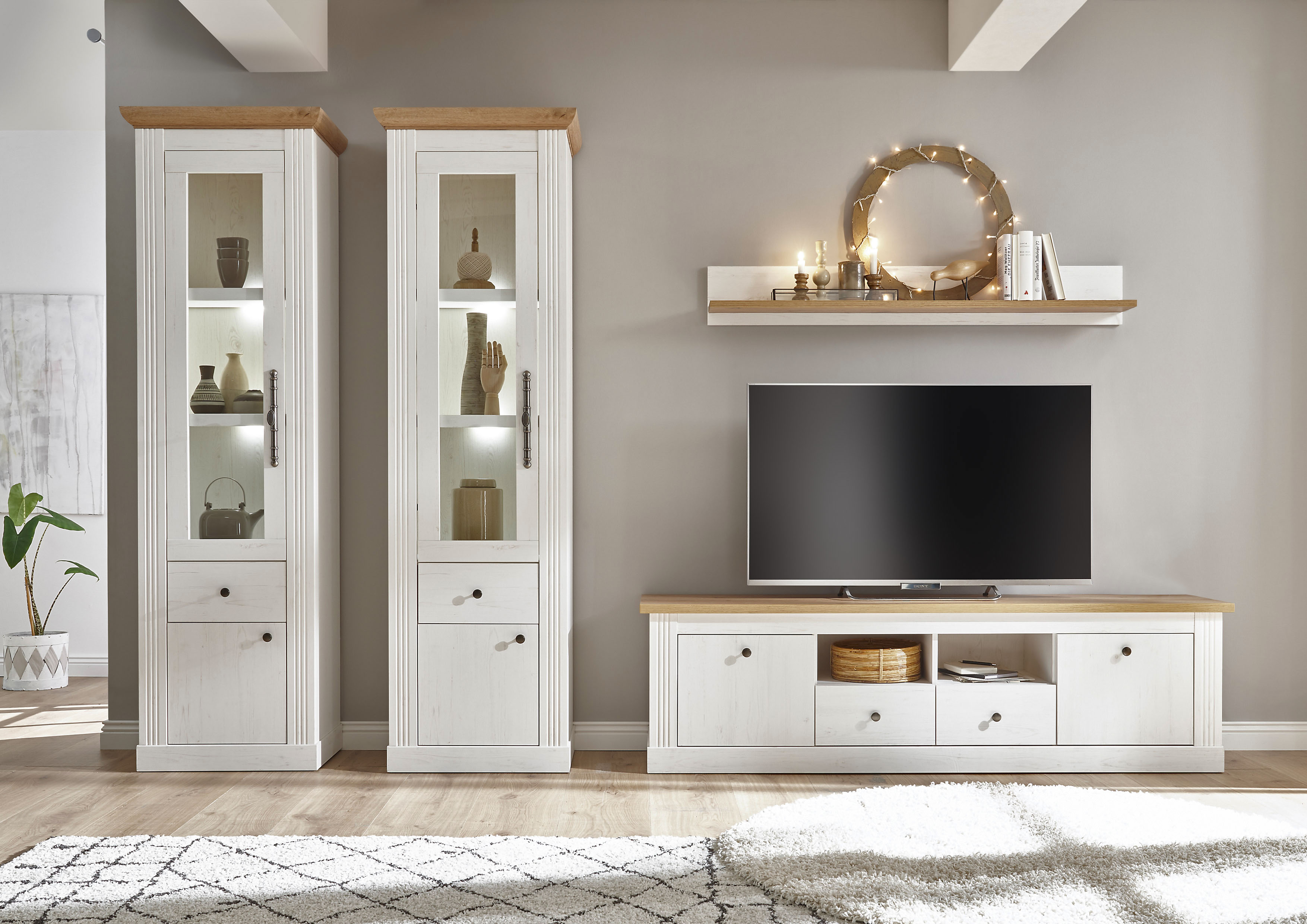 Wohnwand HOME AFFAIRE "Westminster TOPSELLER", weiß (pinie weiß, wotan eiche), B:342cm, Kastenmöbel-Sets, Holz Wohnwände Wohnwand, im romantischen Landhausstil