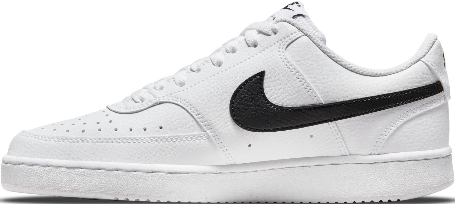 Sneaker NIKE SPORTSWEAR "Court Vision Low Next Nature", Gr. 36,5, schwarz-weiß (weiß, schwarz, weiß), Synthetik, Sportlich, Schuhe Skaterschuh Sneaker low, Design auf den Spuren des Air Force 1