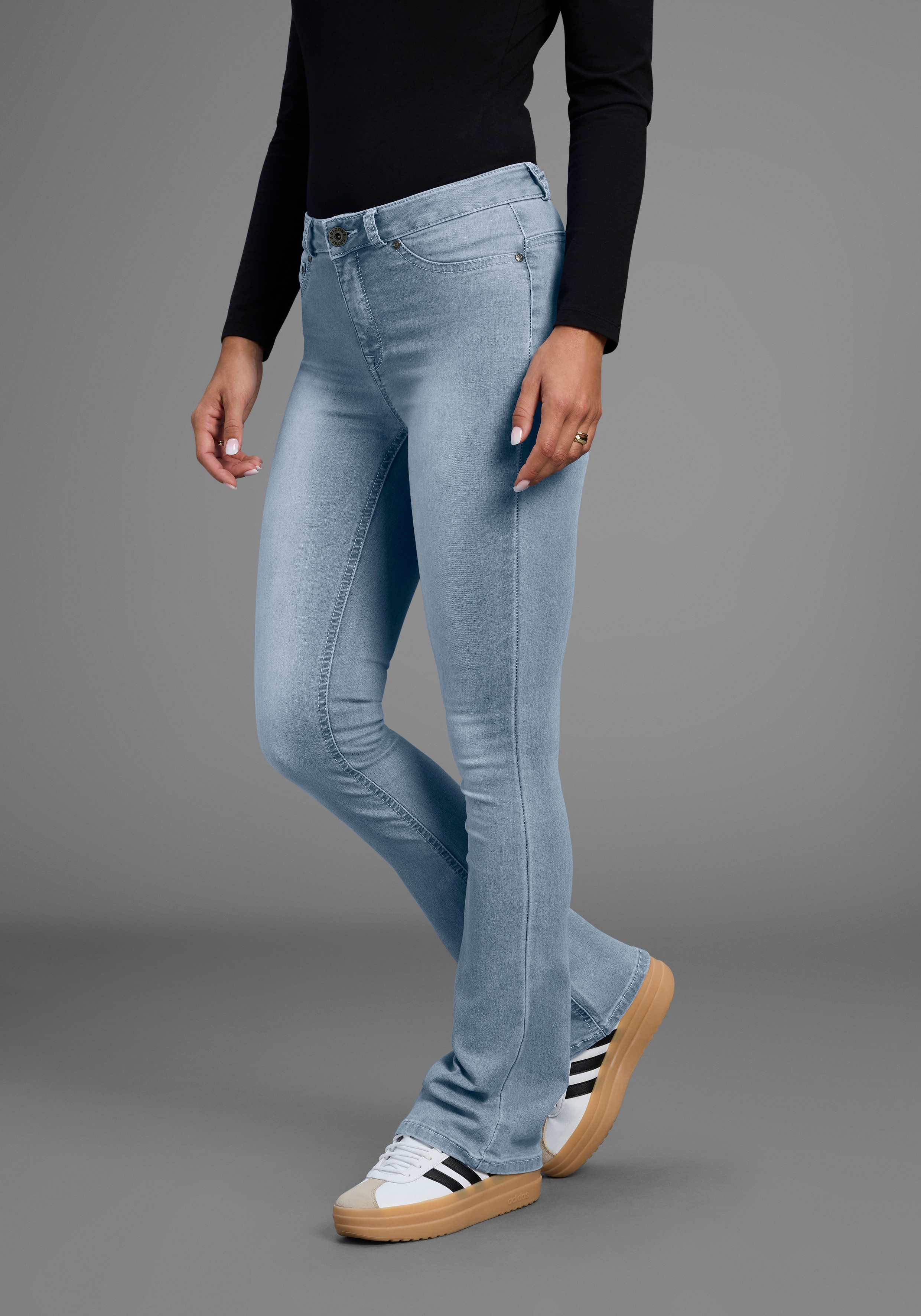 Bootcut-Jeans ARIZONA "Ultra Stretch", Damen, Gr. 25, K + L Gr, blau (bleached), Denim/Jeans, Obermaterial: 63% Baumwolle, 32% Polyester, 5% Elasthan, eng lang, Jeans, ausgestellte Beinform, Used-Waschung, hohe Leibhöhe, Topseller