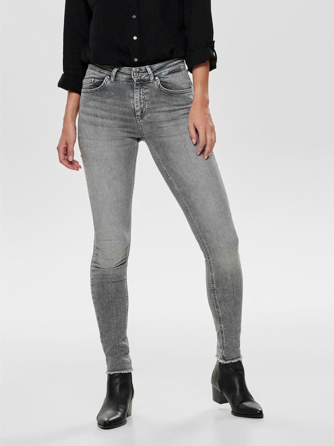 Skinny-fit-Jeans ONLY "ONLBLUSH MID SK ANK RW REA0918 NOOS", Damen, Gr. M (38), Länge 30, grau (grau denim), Denim/Jeans, Obermaterial: 92% Baumwolle, 6% Elastomultiester, 2% Elasthan, unifarben, skinny fit, Jeans, mit ausgefranstem Saum