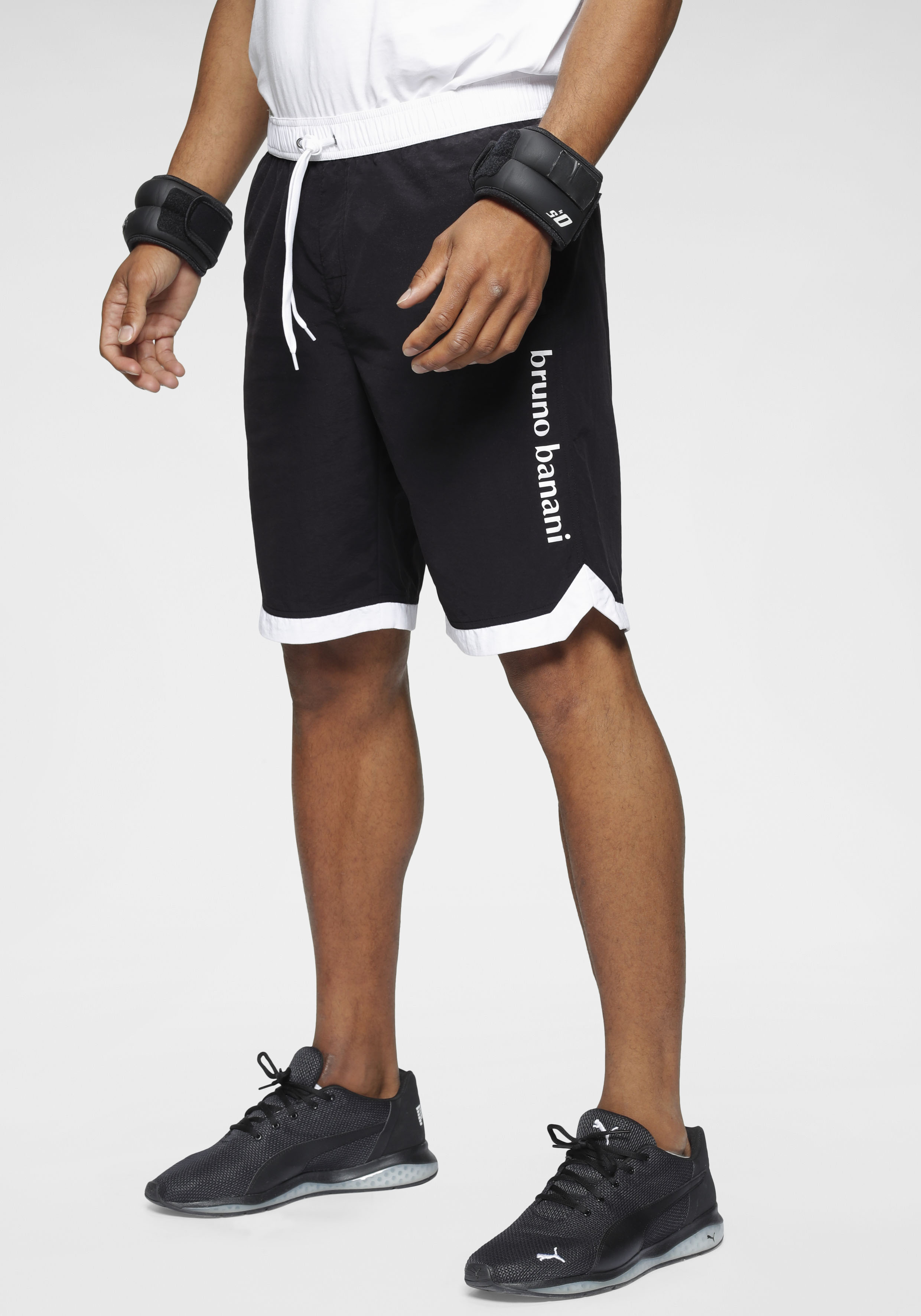 Boardshorts BRUNO BANANI "aus recyceltem Material", Herren, Gr. L (52/54), N-Gr, schwarz (schwarz (shorts aus nachhaltigem material)), Obermaterial: 100% Polyamid. Futter: 100% Polyester, Sportlich, bequem kurz, Hosen Boardshort Image