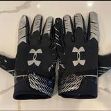 Under Armour Other | Brand New Men’s Under Armour Football Gloves, Size Large. | Color: Black/White | Size: Large