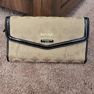 Coach Bags | Coach Wallet Signature C Horse And Carriage Coach Wallet Coach Wallet Coach | Color: Brown/Tan | Size: Os