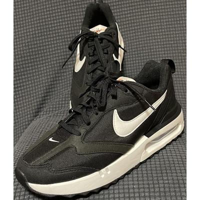 Nike Shoes | Nike Women's Air Max Pre-Day Casual Sneaker Size 9 Black/White Dc4025 001 | Color: Black/White | Size: 9