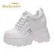 Baskets à plateforme en cuir pour femmes baskets de printemps chaussures blanches talons hauts de