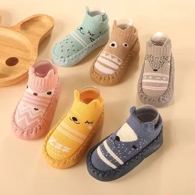 Chaussettes pour bébés chaussures de couleurs assorties pour bébés jolies chaussures pour garçons