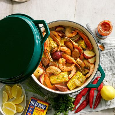 7 Quart Enameled Cast Iron Dutch Oven W Lid by Taste of Home in Sea Green