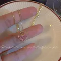 Collier d'amour rose délicat élégant pour femme conception unique bijoux tendance de la mode