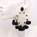 Boucles d'oreilles bohème avec grand pendentif pour femme belle fleur pompon boucles d'oreilles