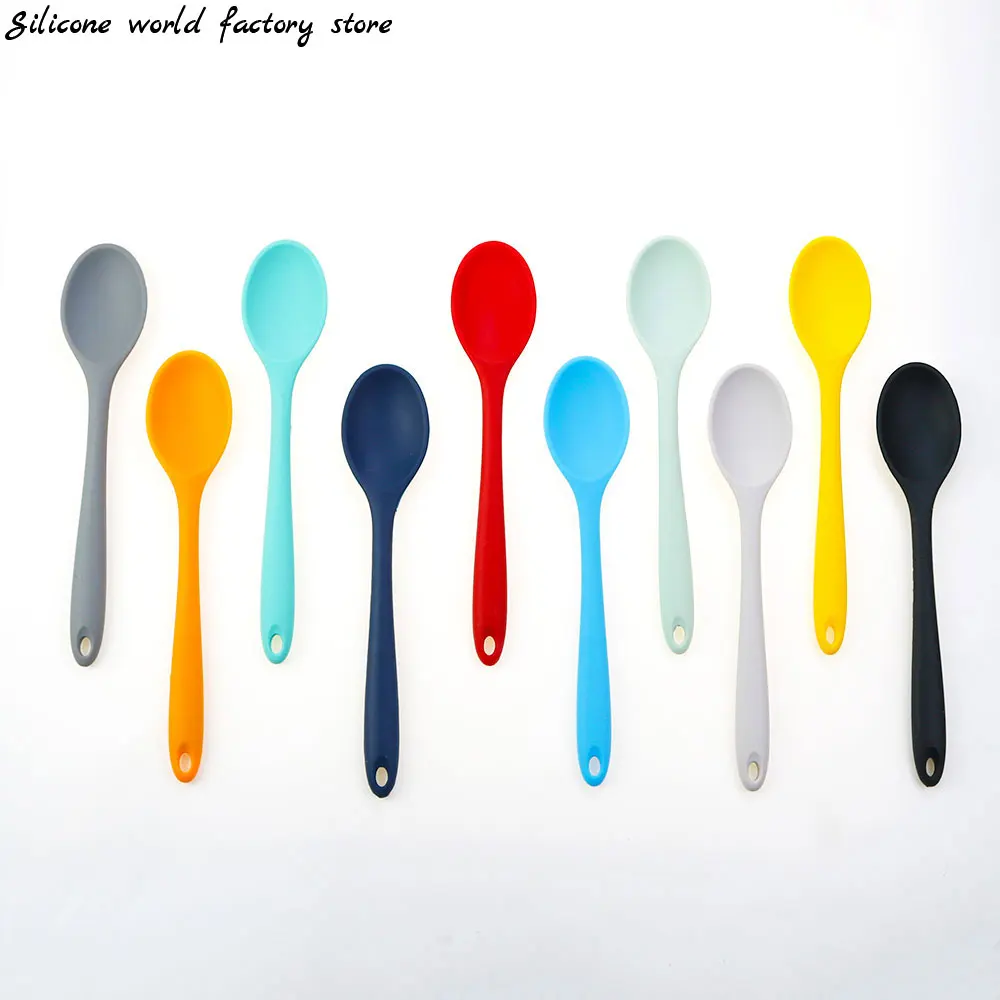 Silicone world Cuillère en silicone Cuillères à soupe mixtes Louche de mélange de cuisine Ustensiles de cuisine Outil d'ustensiles de cuisine pour remuer et servir
