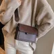 Sac messager réglable rétro pour femme marron noir décontracté initié style simple luxe cuir