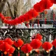 Lanterne traditionnelle chinoise en accent d'abeille rouge pour la décoration du nouvel an chinois