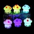 Lampe de bureau en forme de champignon pour enfants jouets lumineux couleur aléatoire nouveauté