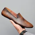 Chaussures de marche en croûte de cuir pour hommes confortables à la mode pour la conduite en