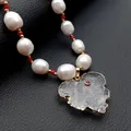 Y · YING – collier en perles de riz blanc eau douce corail rouge Quartz blanc pendentif de