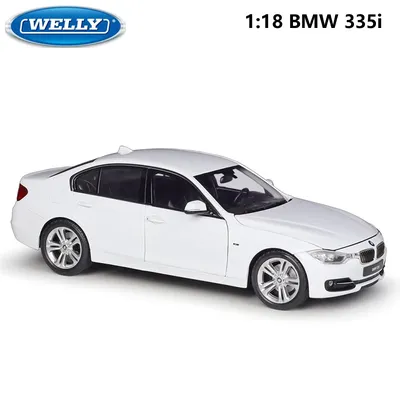Welly-Modèle réduit de voiture BMW 335i en alliage métallique moulé sous pression échelle 1:18