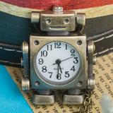 Naierhg Vintage Robot Shape Keyring/Chain Round Dial Quartz Pocket Watch Pendant Decor