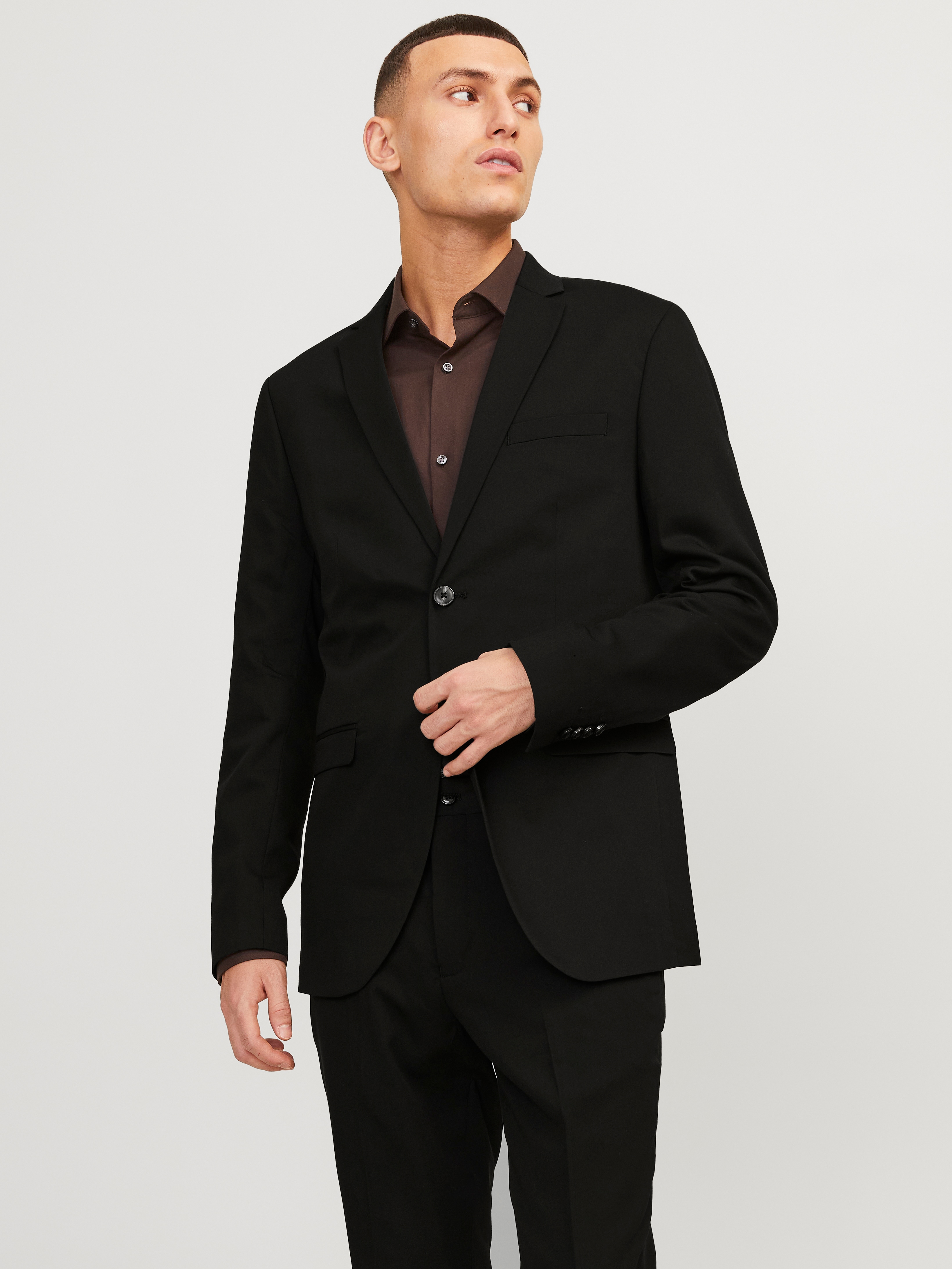 Sakko JACK & JONES "JPRFRANCO Blazer mit 2-Knopf-Form und extra schmalem Schnitt", Herren, Gr. 54, schwarz, Web, Obermaterial: 78% Polyester, 17% Viskose, 4% Elasthan, 1% sonstige Fasern, unifarben, slim fit, 1-Knopf-Manschette, Sakkos Sakko,...