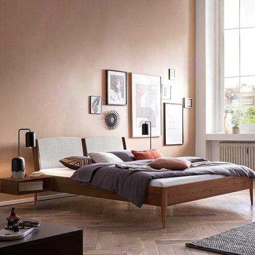 Doppelbett aus Nussbaum in modernem Design Polster Kopfteil in Grau