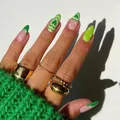 Faux ongles longs et stylés pour nail art accessoire de manucure l'adaptation vert châtain cœur