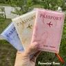 Passen Sie die personal isierte Pass hülle mit dem Namen Reisekoffer für Reisepässe an