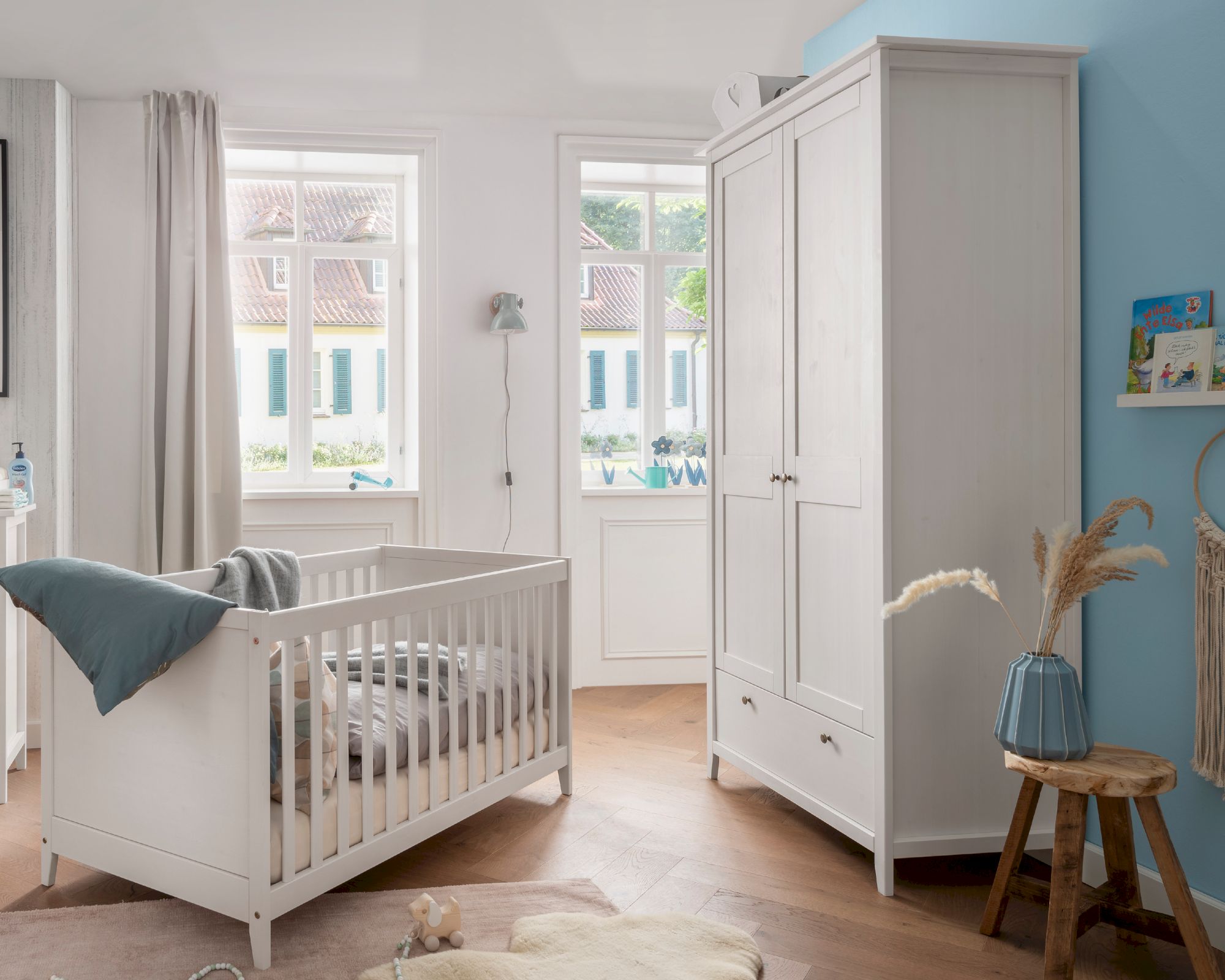 Massivholz »Solvita« Kleiderschrank 2-türig II weiß weiß gewachst