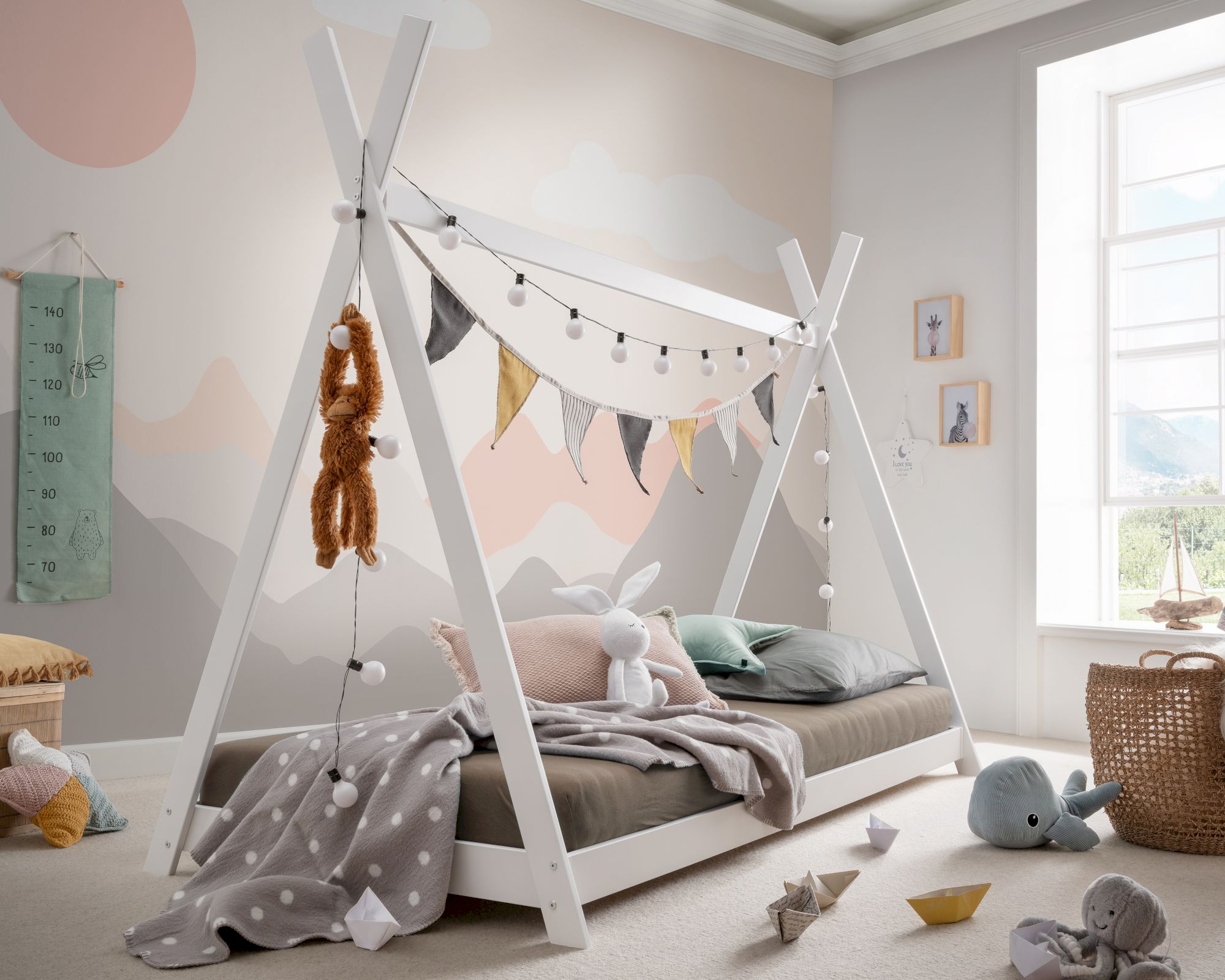 INFANSKIDS »Pinocchio« Tipi-Bett weiß Buche weiß lackiert / Stoffdach Rosa / Rollrost