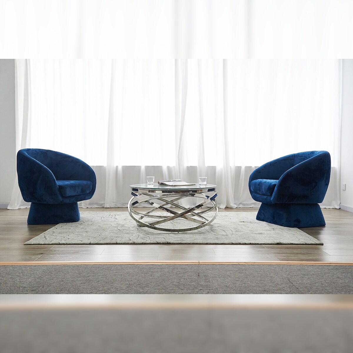 SalesFever Couchtisch Ø 80 cm rund | Sicherheitsglasplatte klar 8 mm | Gestell rostfreier Edelstahl | Silber Image