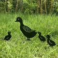 Set of 4 Metal Garden Duck Decoration Ducks Family Garden Stakes Iron Animals Shaped Yard Farmhouse Decor Outdoor Black Ducks Silhouette for Art Backyard Ornaments and Lawn Accessories