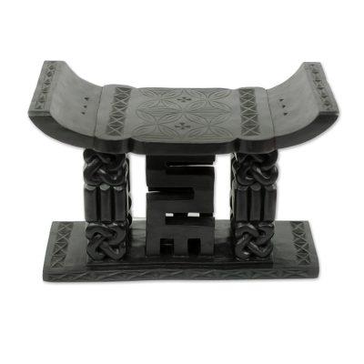 Ashanti throne ottoman, 'Decisions'